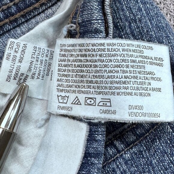 Gloria Vanderbilt Womens Amanda Jeans 18W Average Blue Straight Leg Pockets - Picture 14 of 14